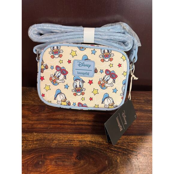 NEW Loungefly Disney Baby Donald Duck Stars Camera Crossbody Bag - Picture 4 of 7